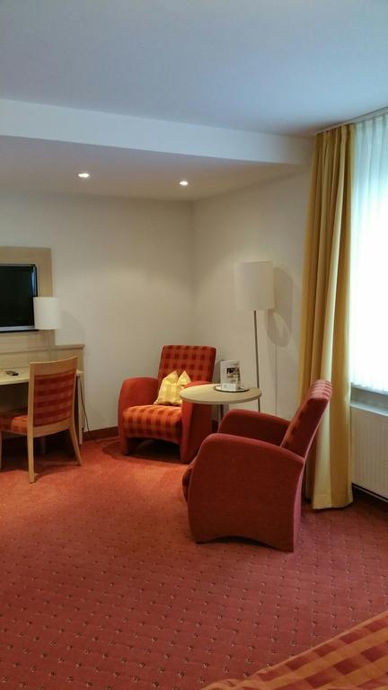 Land-Gut Hotel Zur Bruecke Garni Drolshagen Exteriör bild