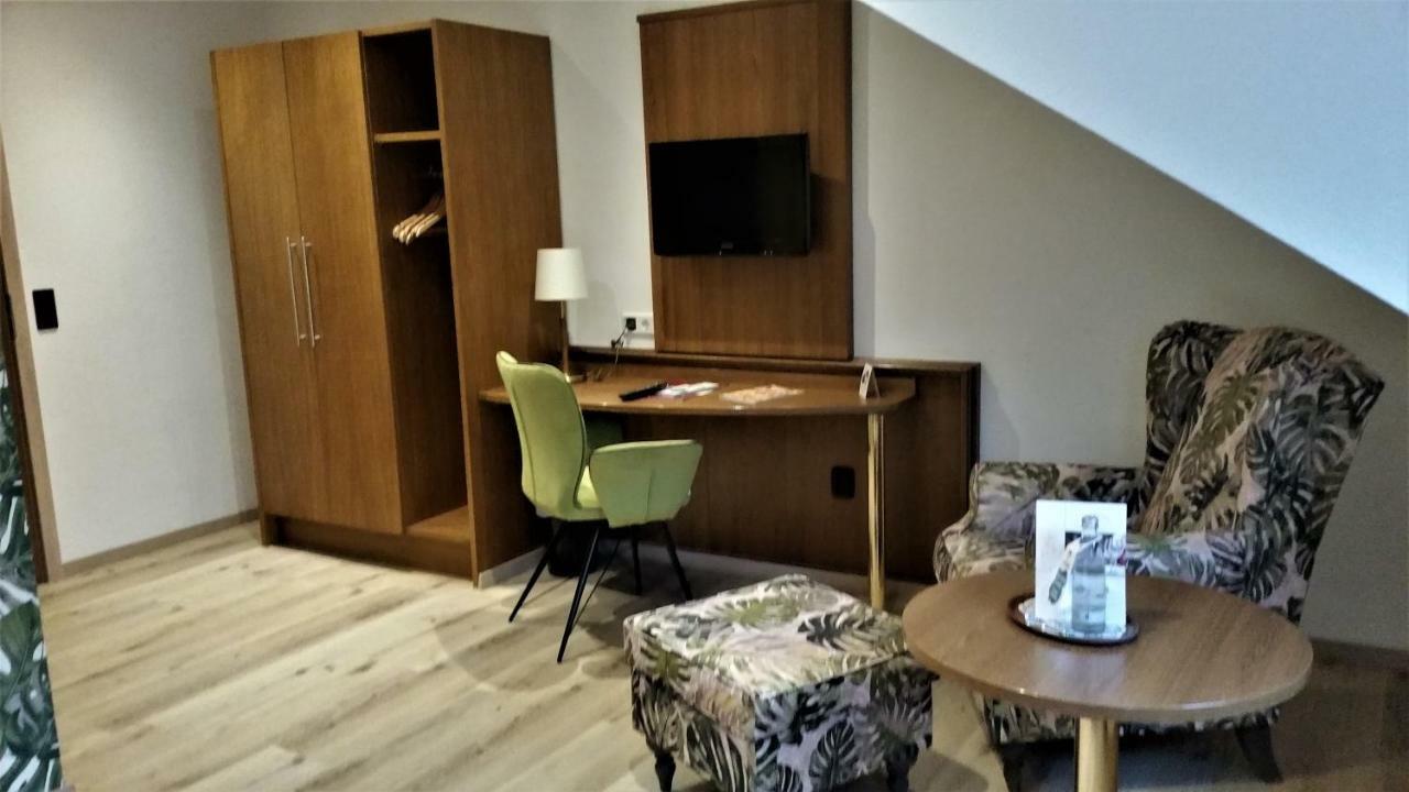 Land-Gut Hotel Zur Bruecke Garni Drolshagen Exteriör bild